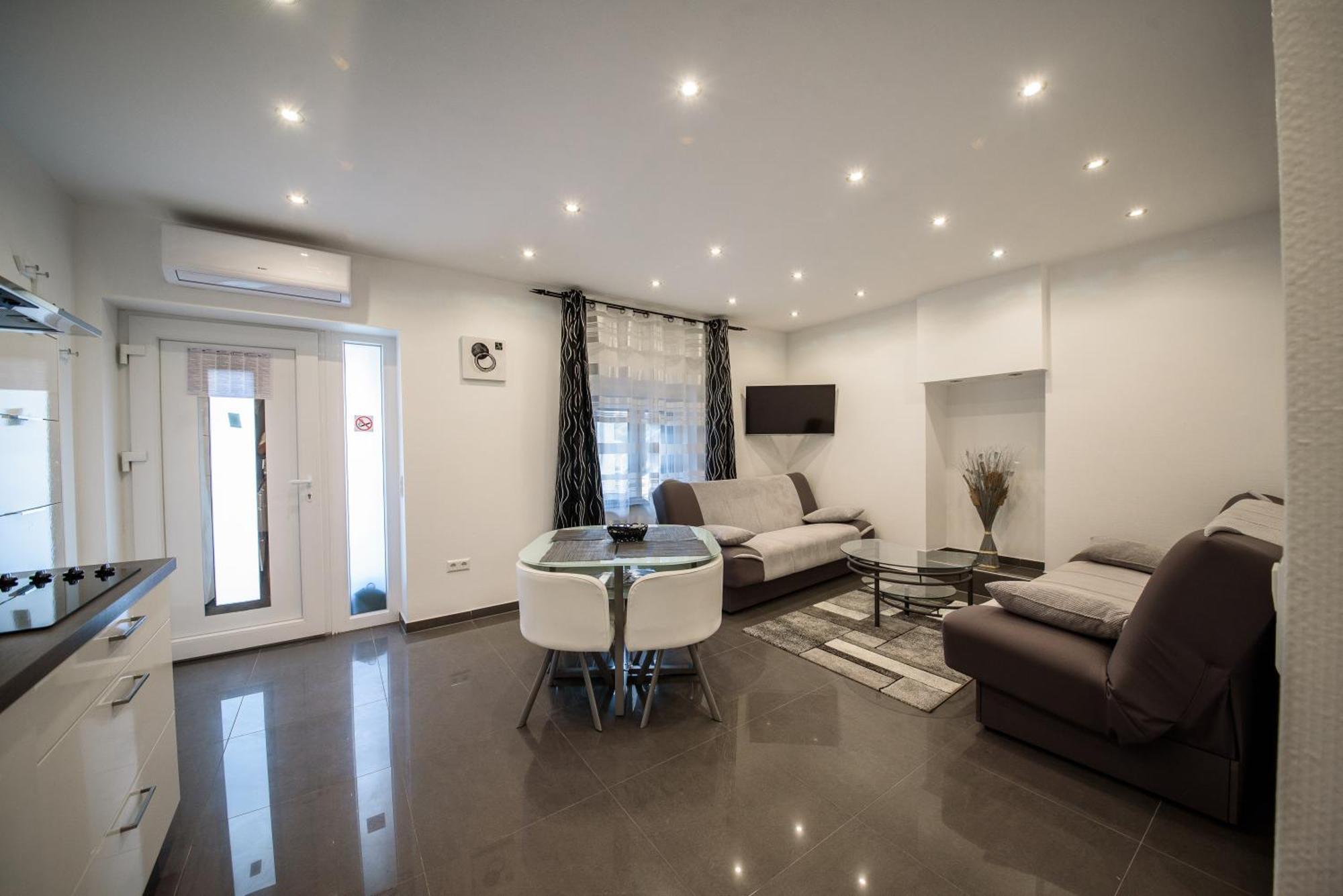 Jeli Apartments スタリグラード 部屋 写真